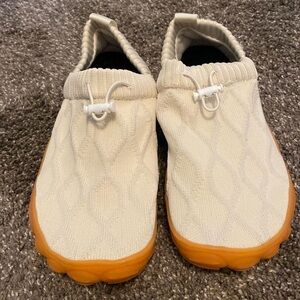 Off White Fabric Rubber Sole Water Shoes Super Comfortable Non-Slip NEW